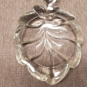 D6: CRYSTAL LEAF DESIGN ASTRY, VANITY TRAY, HANDSOAP TRAY